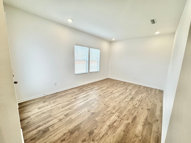 Building Photo - NEW 4 br 2.5 ba  Single Family Home in the Kensington Community - Ready for February Move In