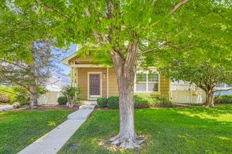 Building Photo - 4 bed /2.5bath Charming Home in Aurora