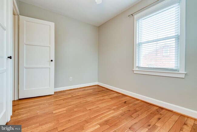 Building Photo - 5809 Mt Vernon Dr