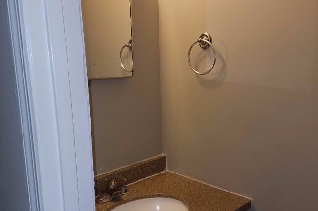 Building Photo - 3624 Yarbrough Ave