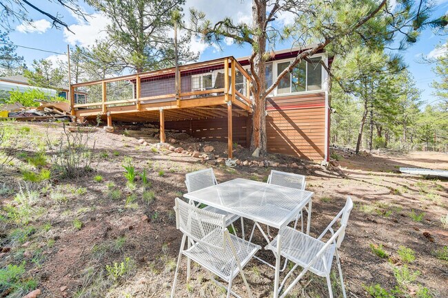 Building Photo - 28548 Park Ave