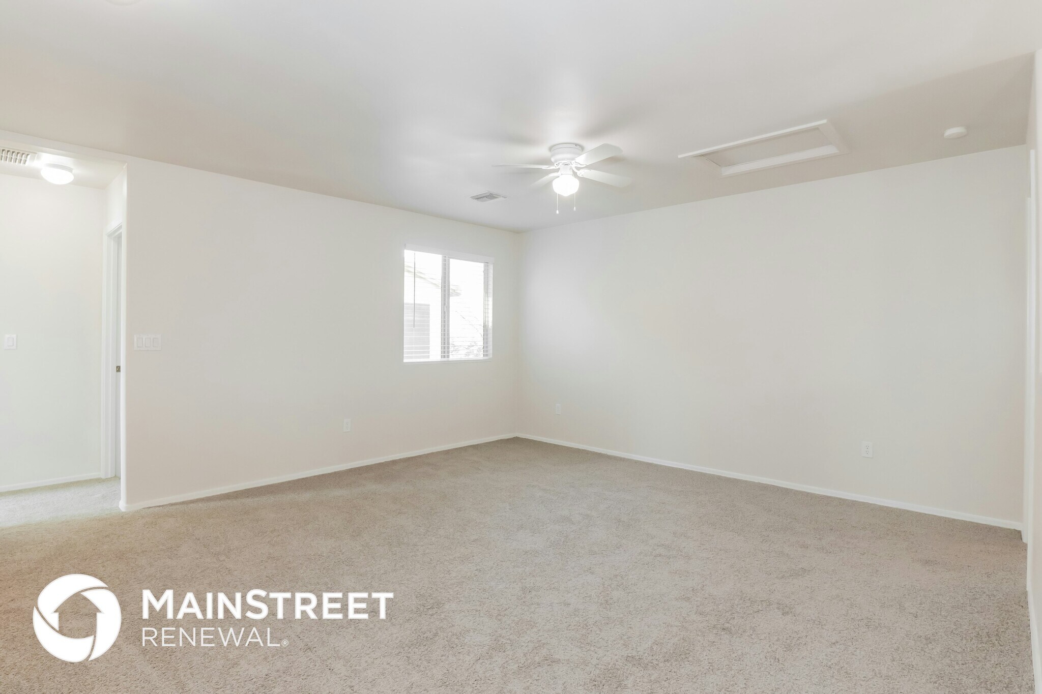 Building Photo - 1027 E Madera Grove Ln