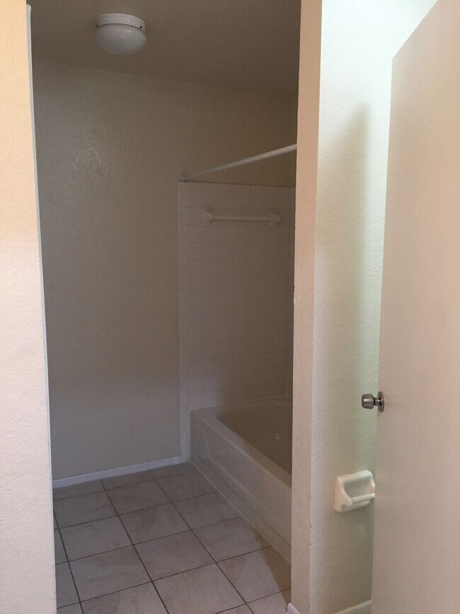 Building Photo - 7772SBD(100)