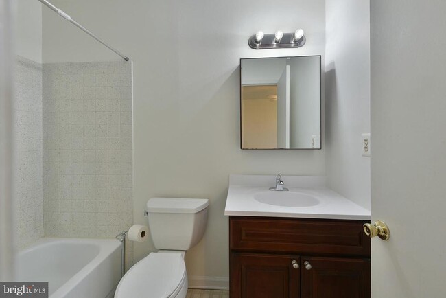 Building Photo - 2205 Ash Grove Rd