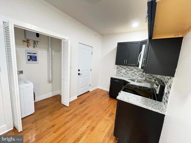 Building Photo - 309 S 60th St