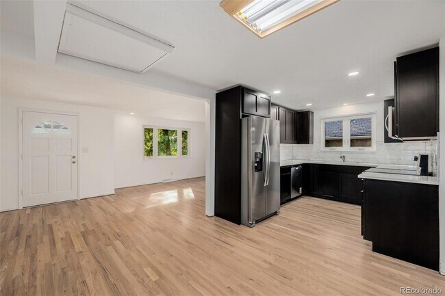 Building Photo - 2567 Benton St