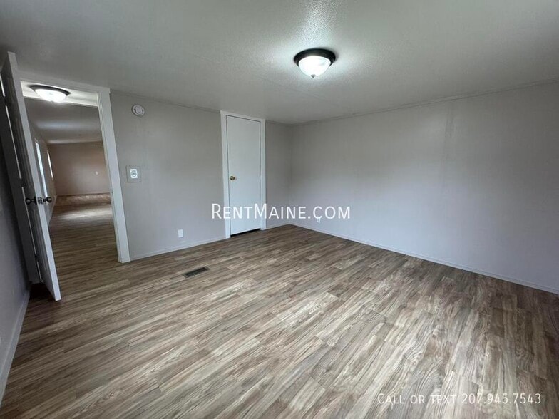 Building Photo - 108 D St