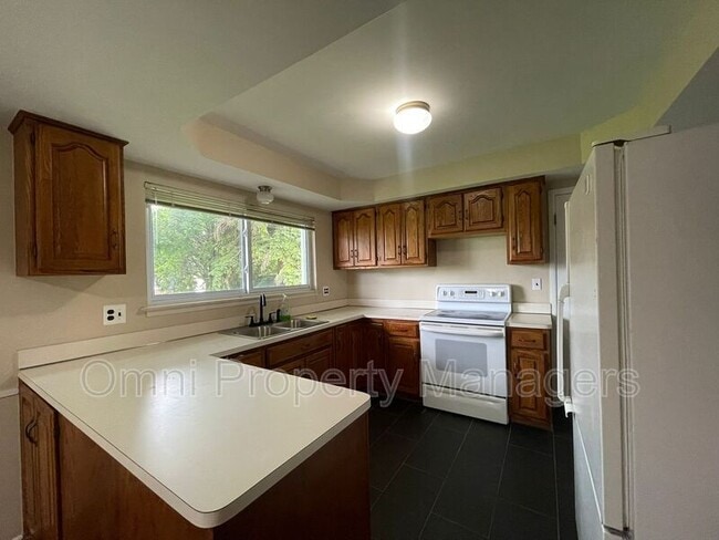 Building Photo - 31245 Bretz Dr