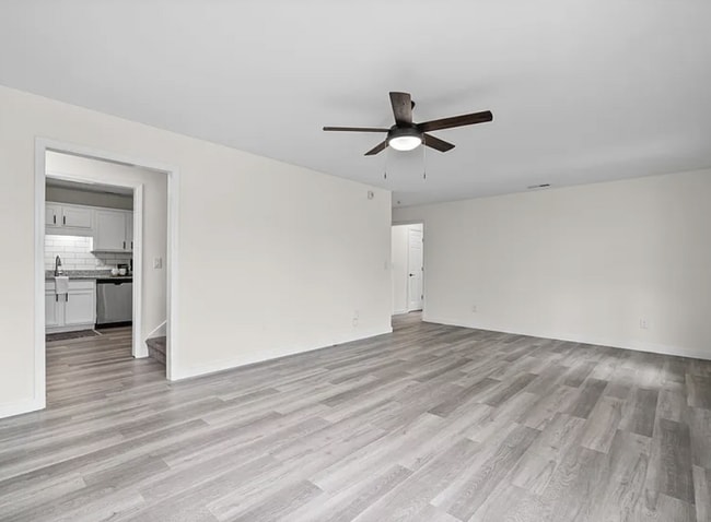 Building Photo - 4 Bedroom Home with Main-Level Primary and Fenced Backyard