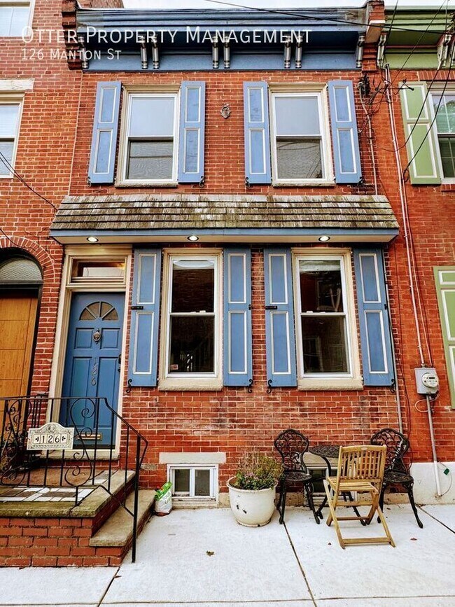 Building Photo - 126 Manton St