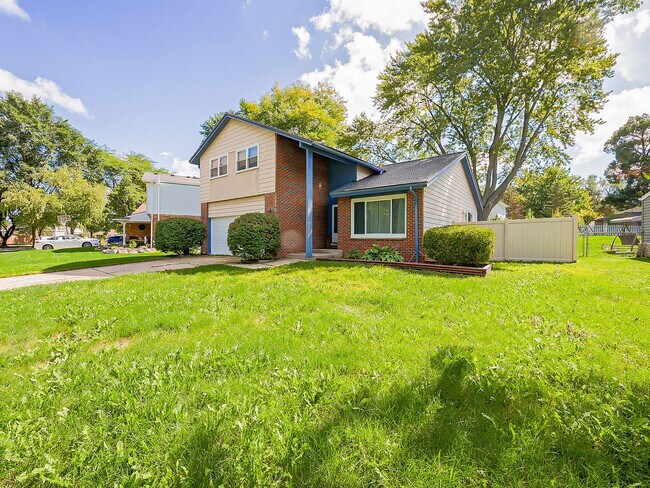 Building Photo - 42195 Park Ridge Rd