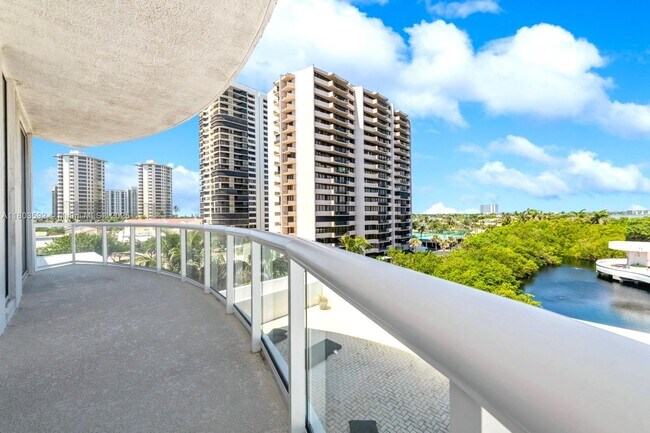 Building Photo - 4600 N Ocean Dr