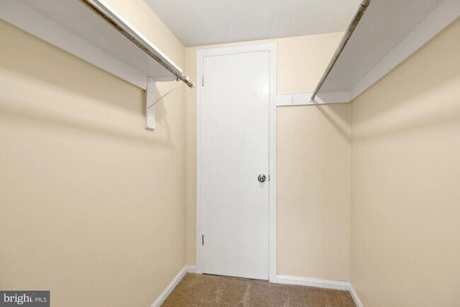 Building Photo - 752 Quince Orchard Blvd
