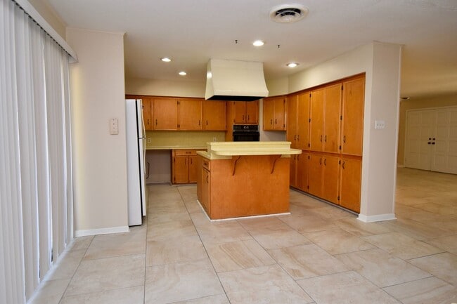 Building Photo - 4 Bed, 2 Bath Home in Ruston!