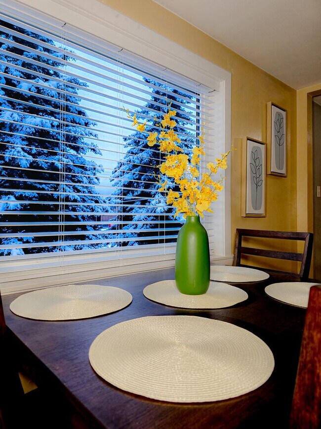 Building Photo - Old Airport Road 4751-VS