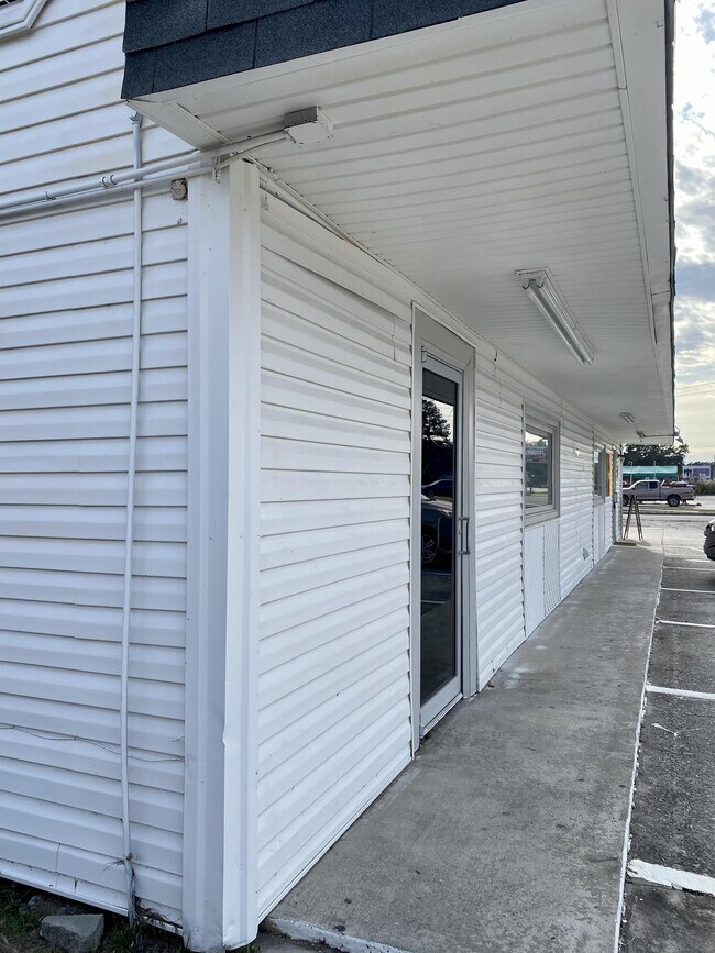 Building Photo - 812 Elma G Miles Pkwy