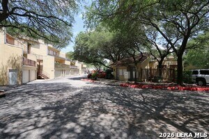 Building Photo - 8642 Fredericksburg Rd