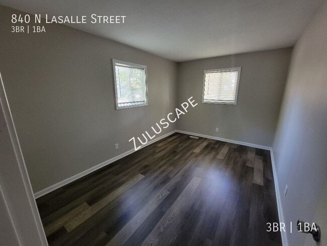 Building Photo - 840 Lasalle St