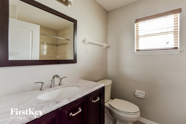 Building Photo - 1393 Pine Song Dr