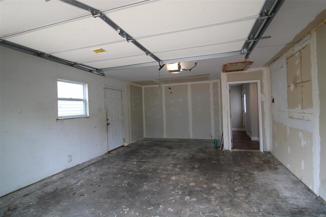 Building Photo - 428 Chamberlin Dr