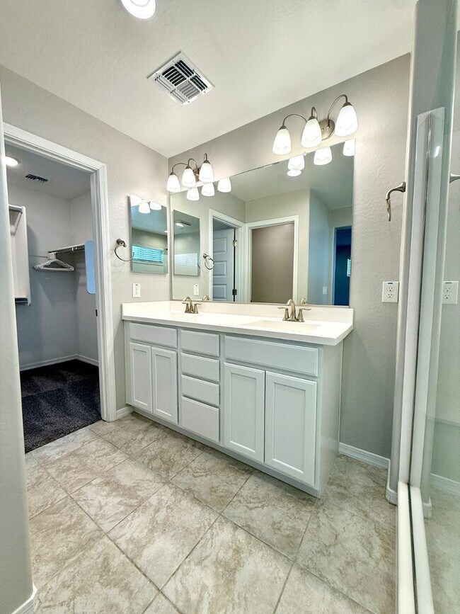 Building Photo - 14220 W Buckskin Trl