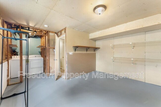 Building Photo - 2516 Tabor Ct