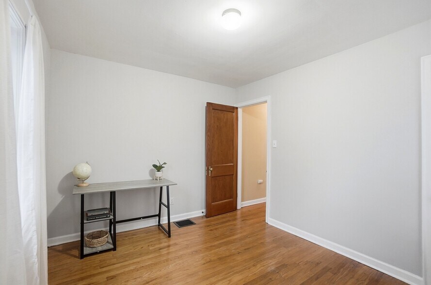 Building Photo - 2695 Bellwood Ave