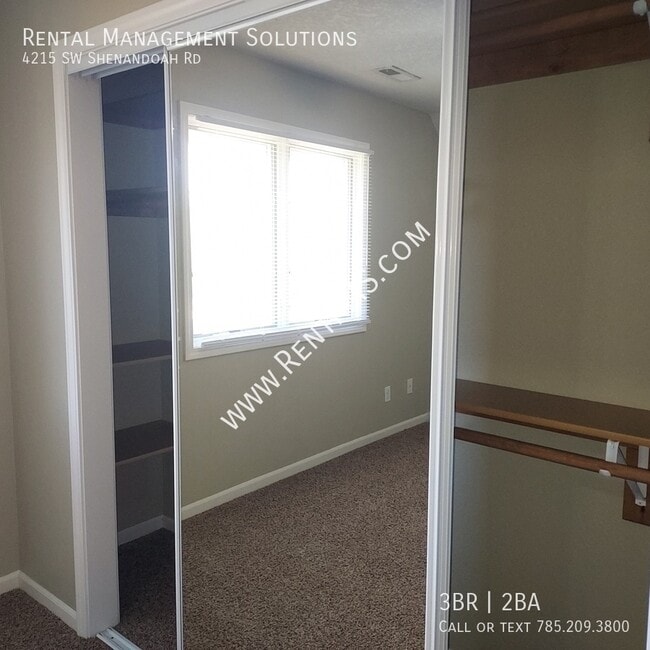 Building Photo - 4215 SW Shenandoah Rd
