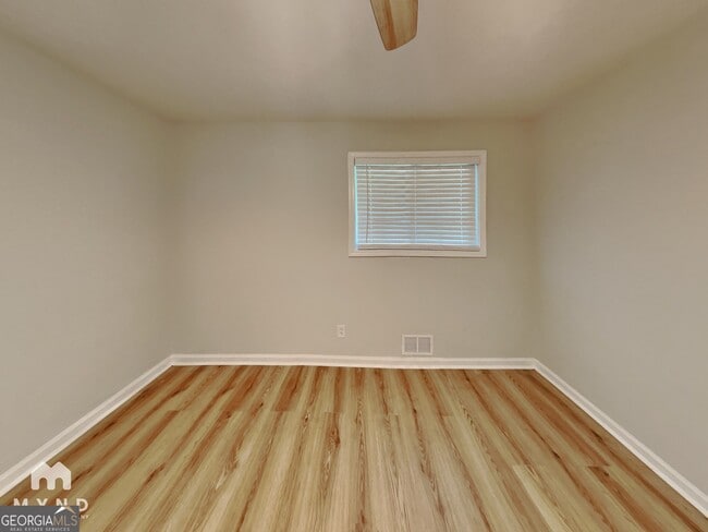 Building Photo - 1371 Stoneham Ct