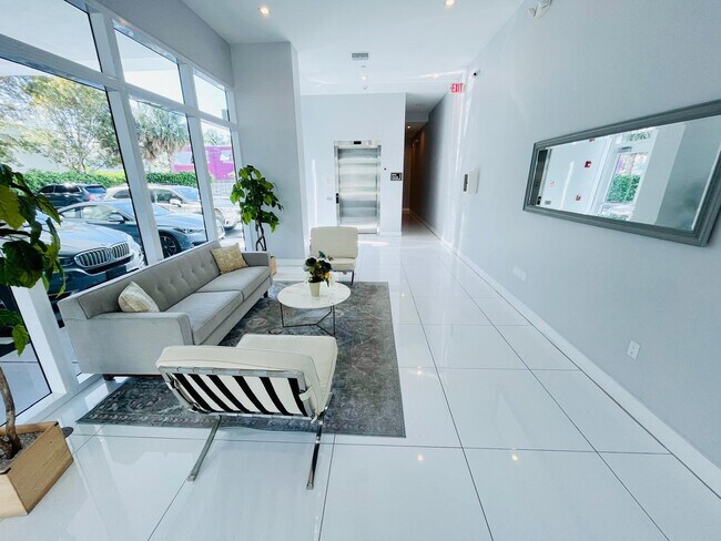 Building Photo - 1 S Palmway