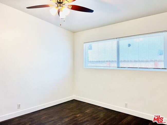 Building Photo - 10936 Hartsook St