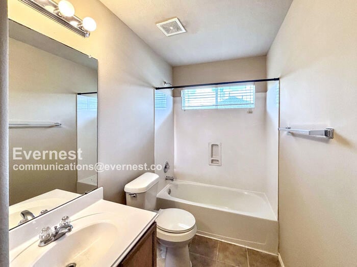 Building Photo - 14903 Sunset Bay Ct