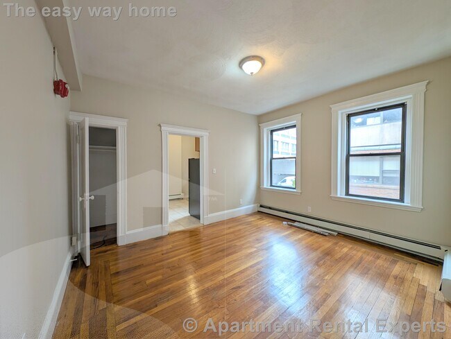 Building Photo - 77 Hancock St