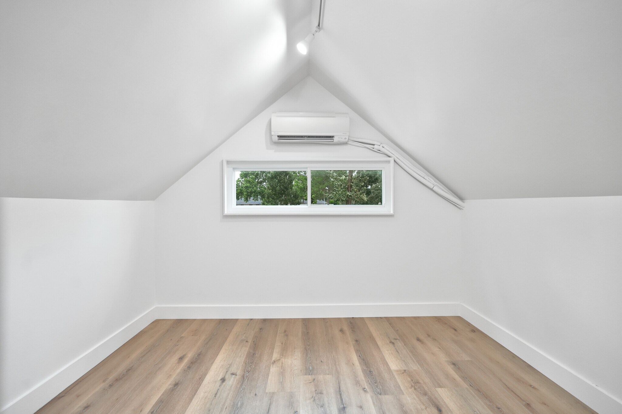 Primary Bedroom - 4323 Marlborough Dr