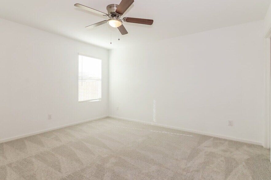 Building Photo - 1808 Javelina St