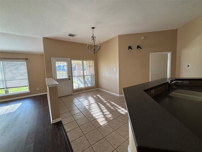 Building Photo - 10715 Lyndon Meadows Dr