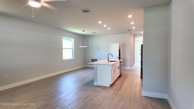 Building Photo - 414 Grove Ln