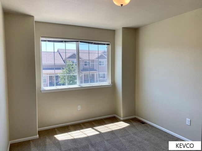 Building Photo - Stunning Home In Rigden Farms