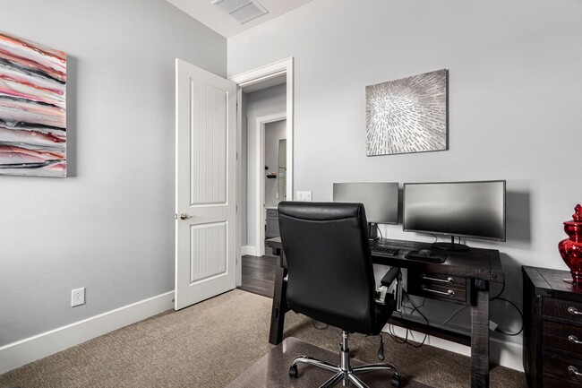 Building Photo - Your dream entertainer's home is here!