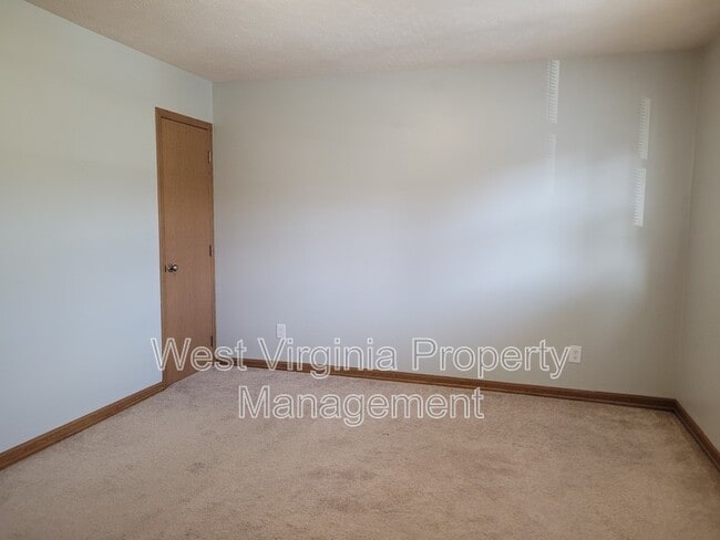 Building Photo - Woodland Acres