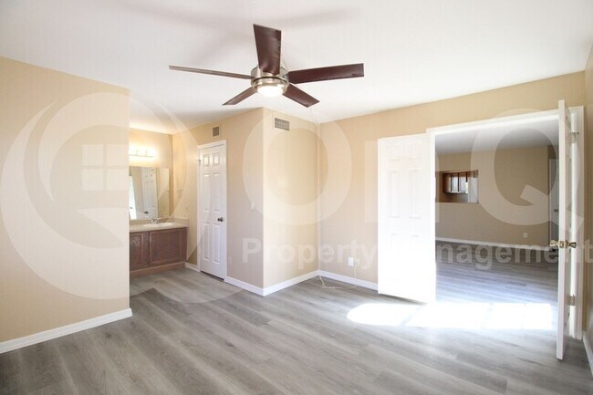 Building Photo - 13035 N 34th St