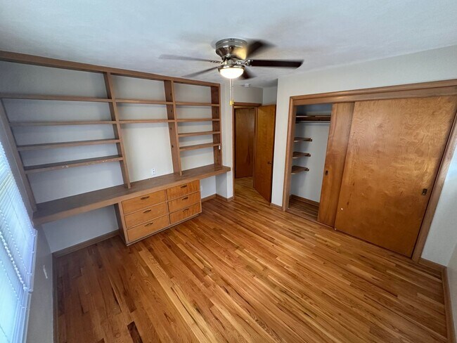 Building Photo - Louisville Farmhouse With Walkout basement