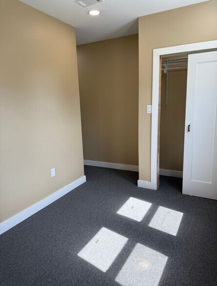 Building Photo - 6040 Kingsessing Ave