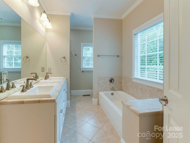 Building Photo - 620 Marsh Rd