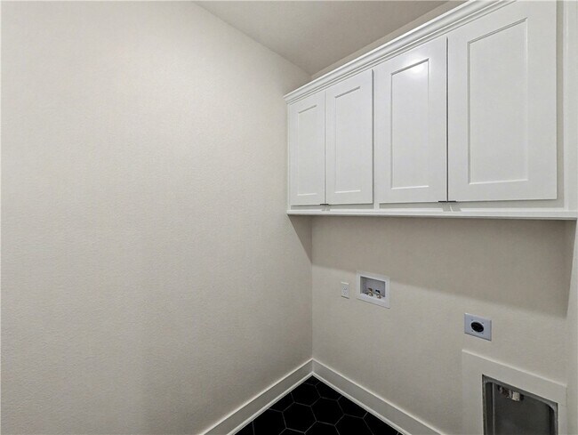 Building Photo - 30 Cromer Dr