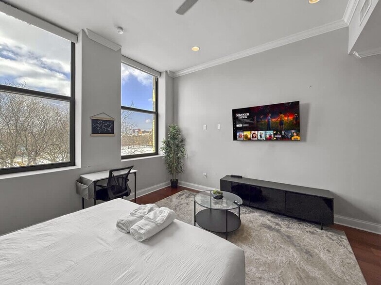 Building Photo - 1421 N 5th St