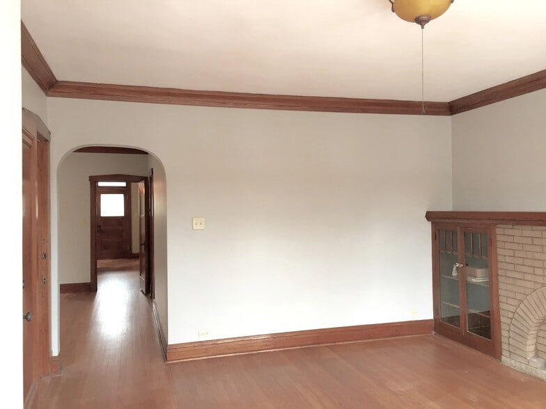 Building Photo - 1846 Wesley Ave