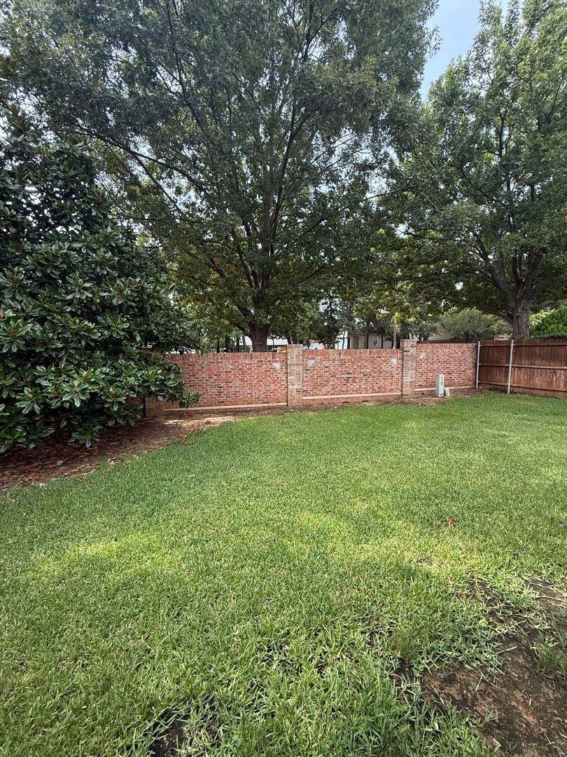 Building Photo - 1616 Villa Ct