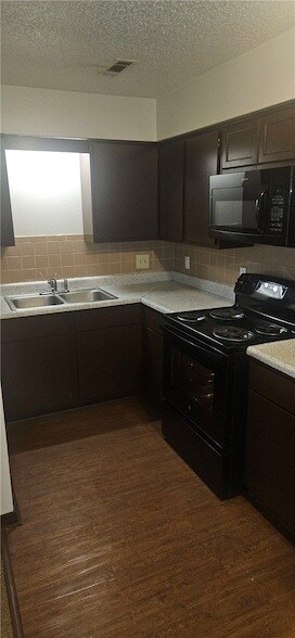 Building Photo - 635 Whitham Ave