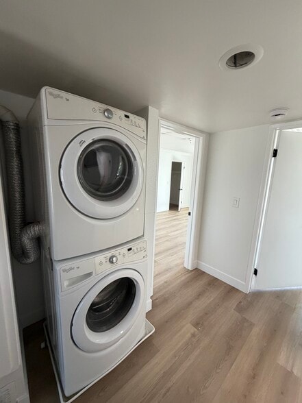 Building Photo - 1418 14th St, Santa Monica, CA 90404